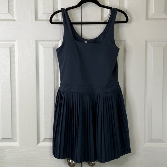 All In Motion - Women's Pleated Active Dress Size M - Picture 4 of 16